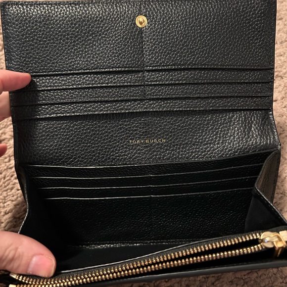 Tory Burch McGraw Leather Envelope Wallet - Picture 4 of 6